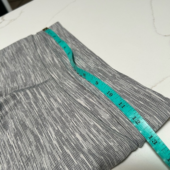 Lululemon Athletica Gray Cropped Leggings - Picture 8 of 8
